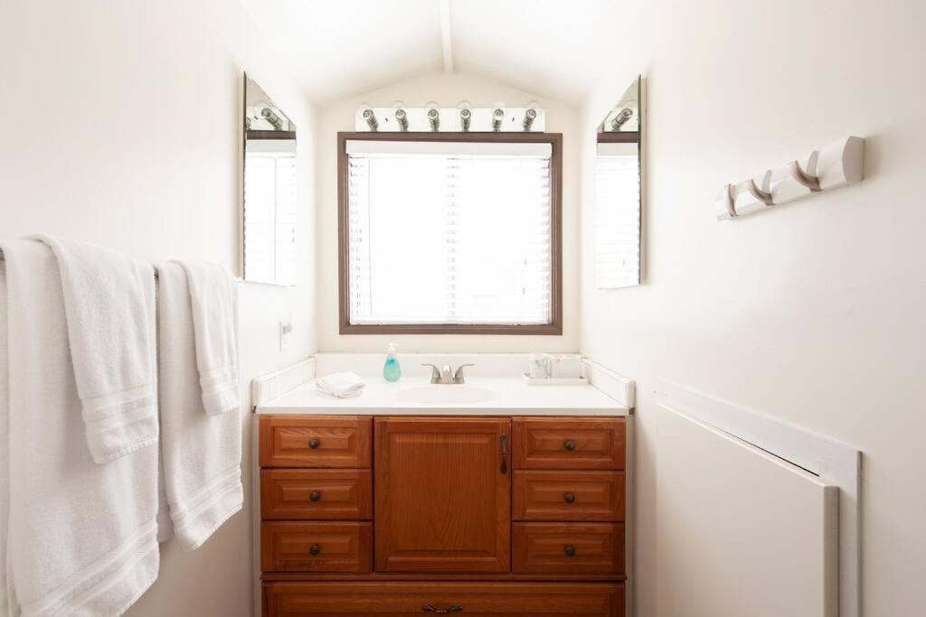 30 Pct Off!! Limited Time! Malibu Serene Cottage With King Bed, Near Beach & Hiking Trails & Central Malibu Exterior photo